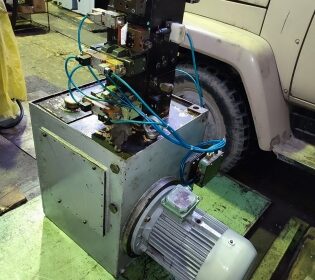 Пресс гидравлический для пластмасс ДГ2432А (160 тс)