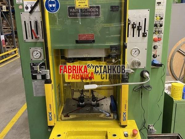 Линия для производства металлических хомутов.