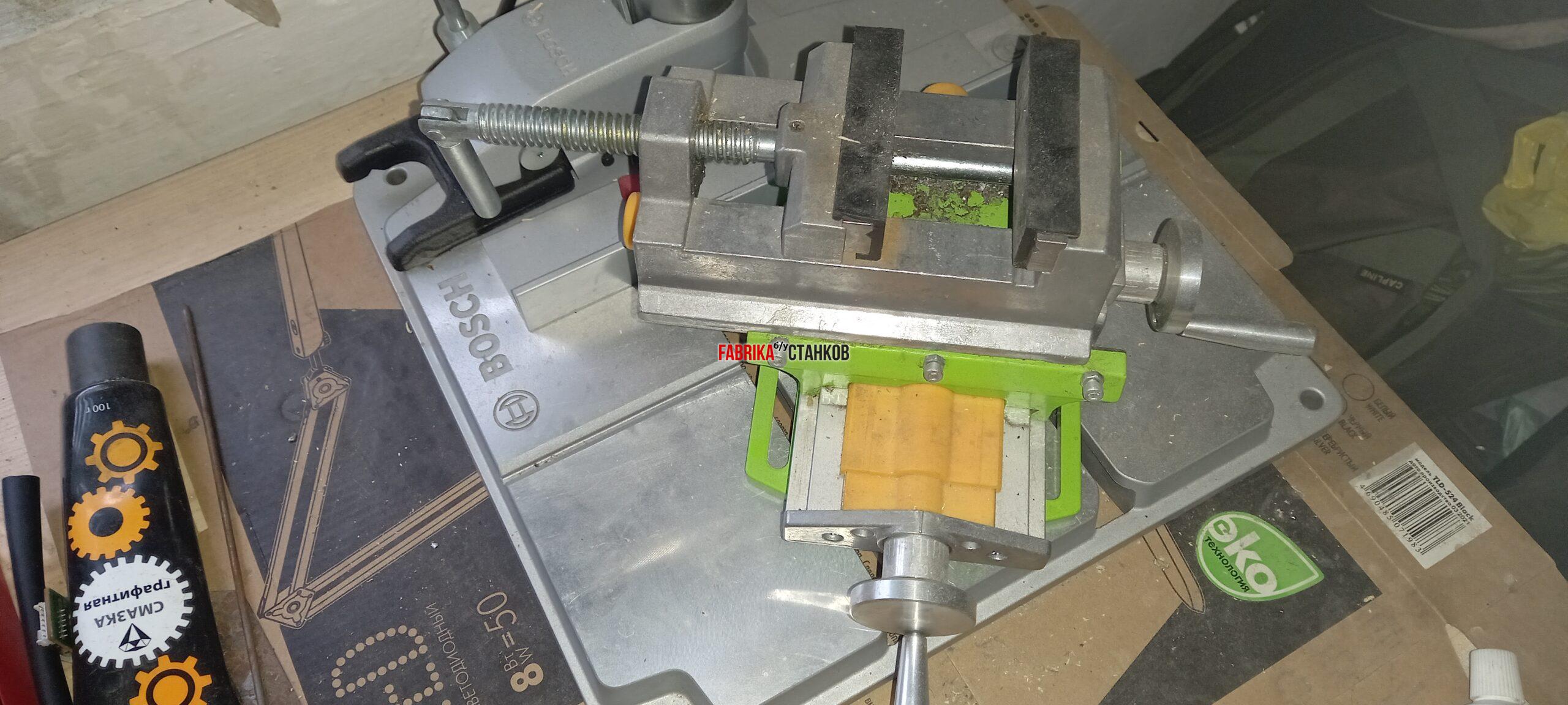 Вертикально-сверлильный станок BOSCH PBD 40