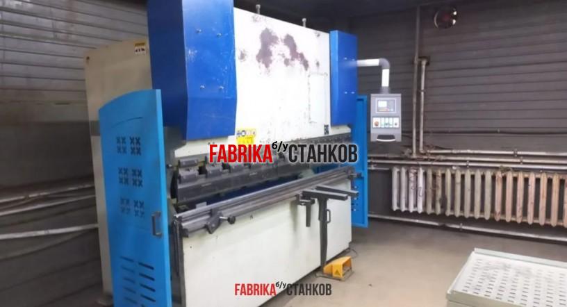 Листогибочный пресс 2500мм 80 тонн с чпу