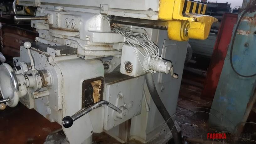 Широкоуниверсальный фрезерный станок 6р81ш