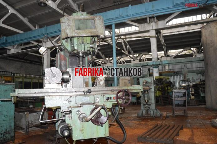 Вертикально-фрезерный станок 6р13