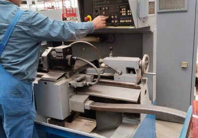 EEN-320 токарный станок с ЧПУ